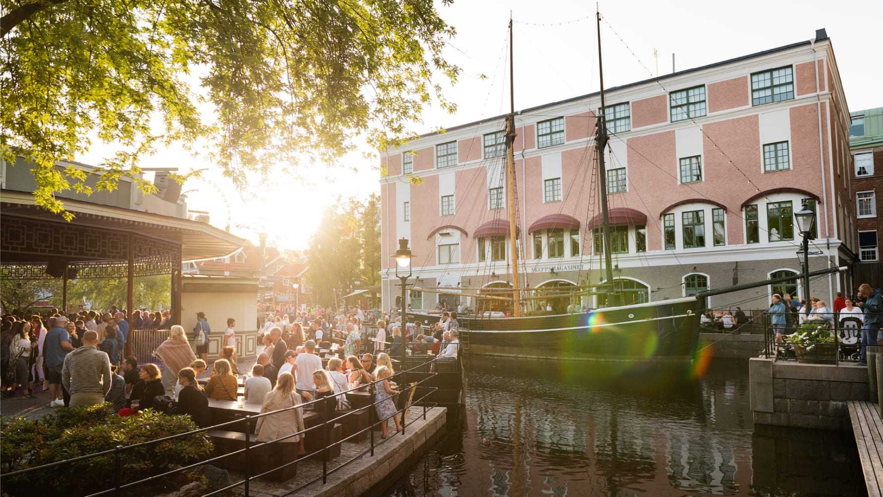 Humor i Hamnen- champagne, ostron och humorkalas på Liseberg