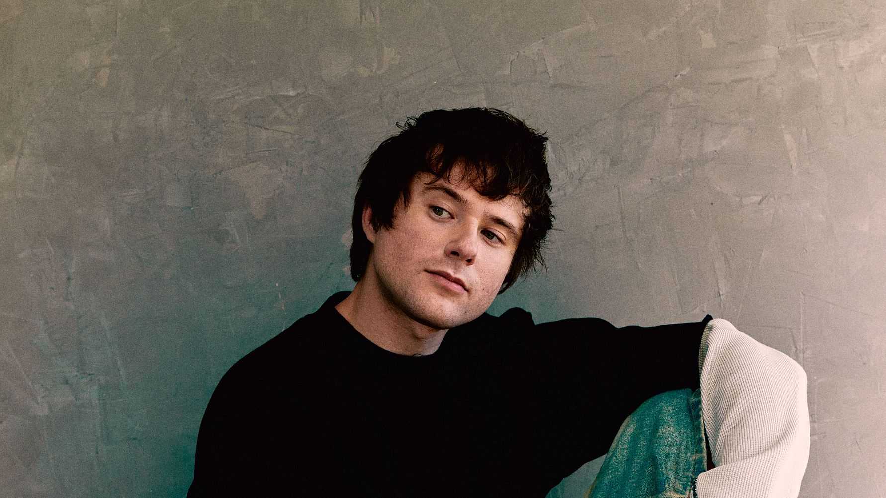 ALEC BENJAMIN ÅTERVÄNDER TILL SVERIGE MED “12 Notes Tour”!