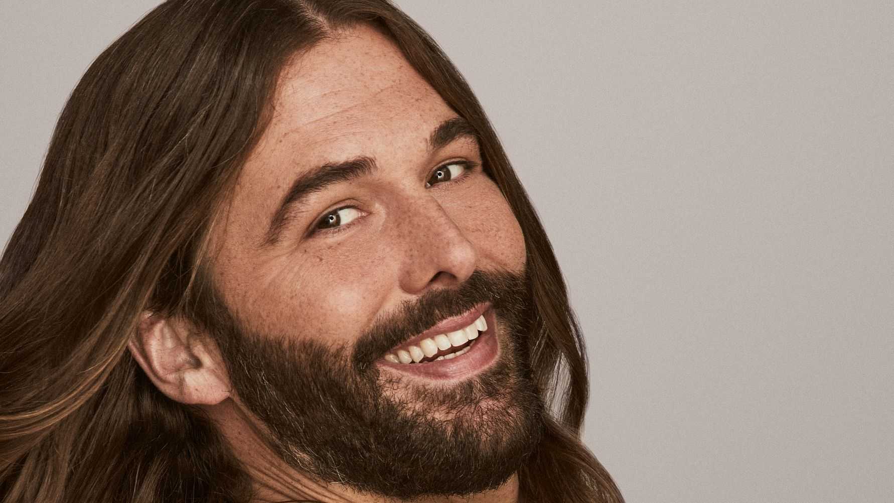 Jonathan Van Ness kommer till Sverige med Hot & Healed – standupshow på Göta Lejon i december 2025!