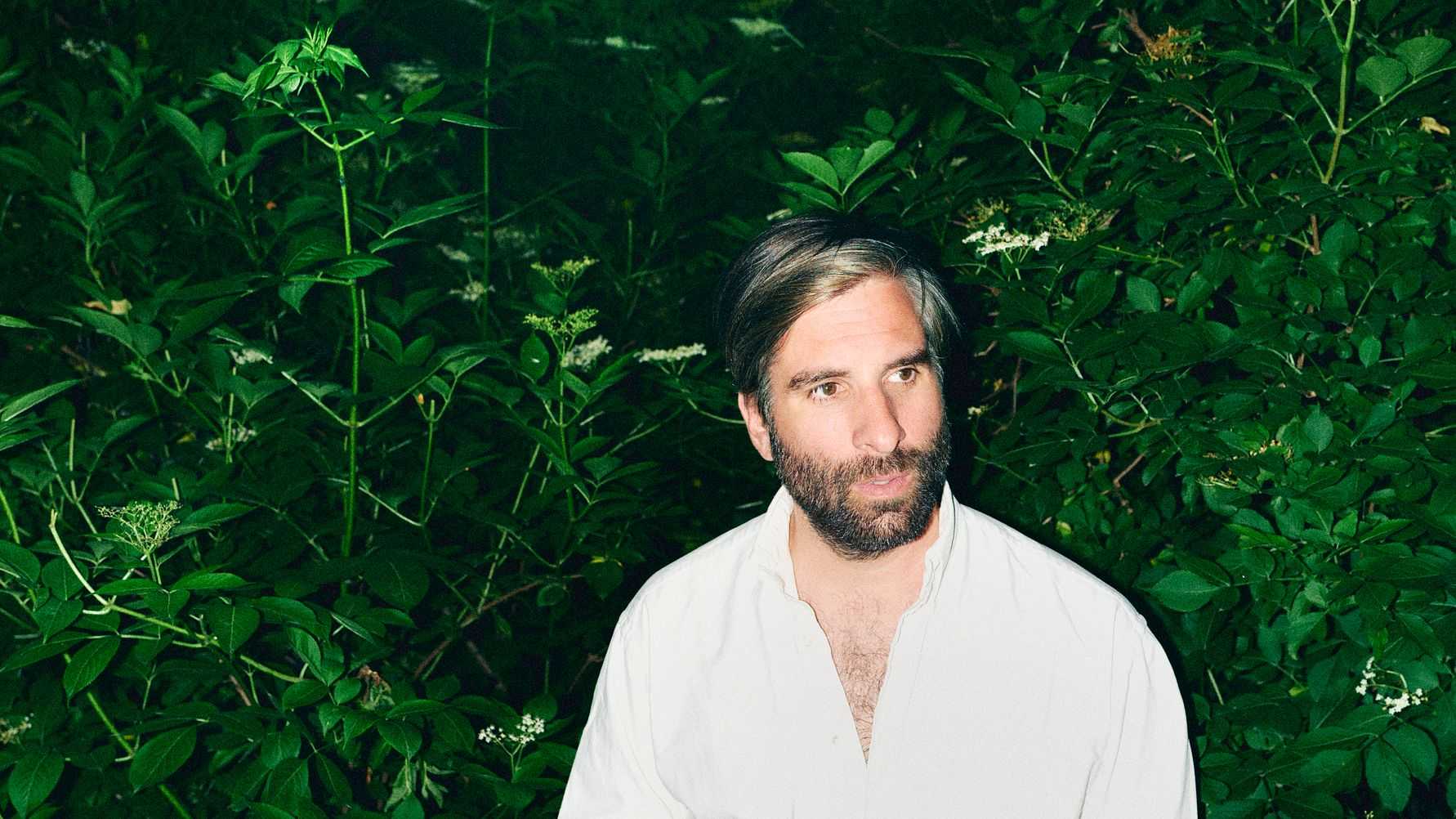 Albumaktuella Adam Olenius ger sig ut på vårturné