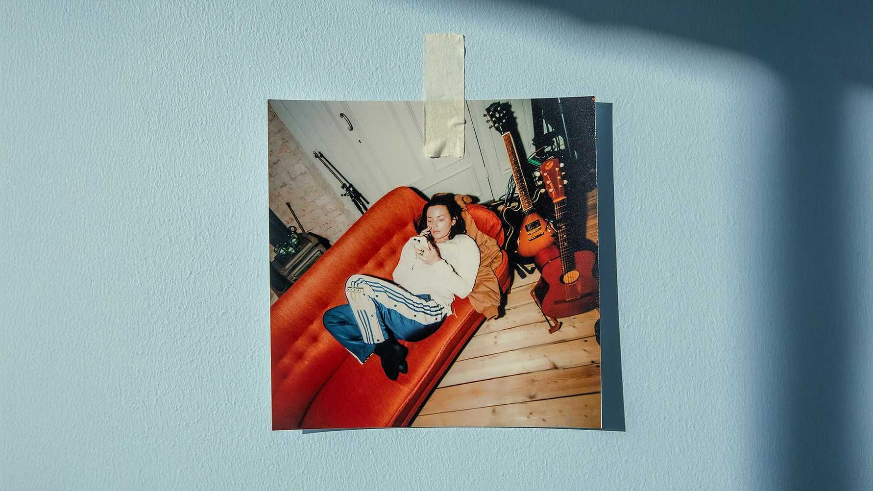 Miriam Bryant presenterar den akustiska EP:n 