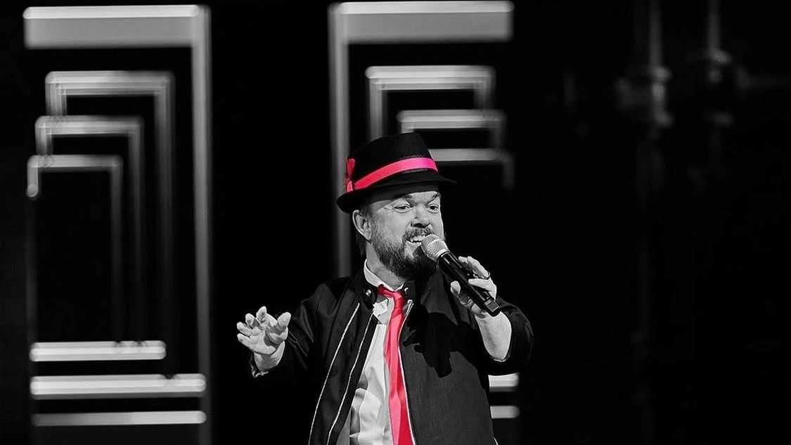 Hyllade komikern Brad Williams till Cirkus i Stockholm den 12 december 2026