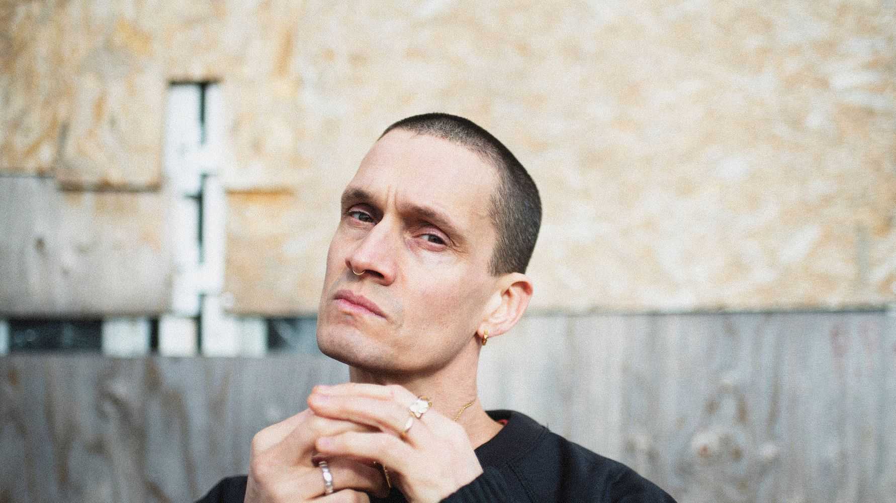 Jonathan Johansson gör årets enda Stockholmsspelning på Mosebacketerrassen