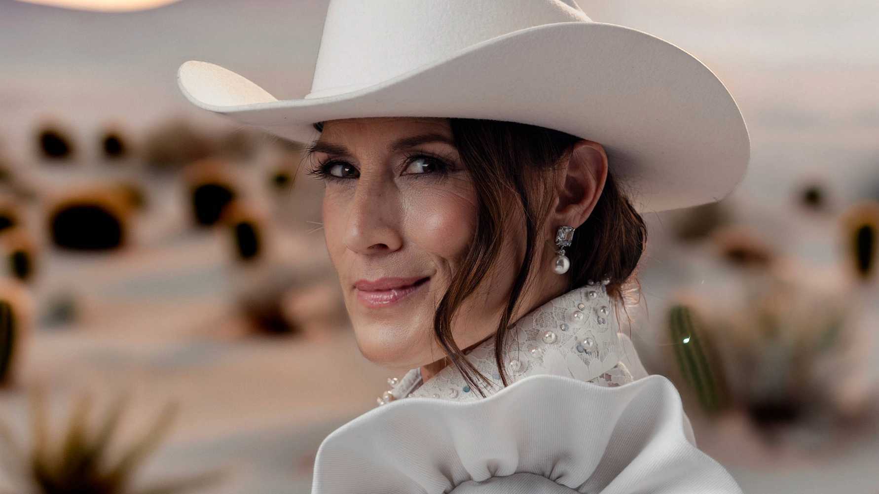 Singelaktuella Jill Johnson ger sig ut på Sverigeturné i vår och sommar!