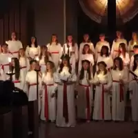 Evenemang: Luciakonsert Julfrid På Jord Med Göteborgs Flickkör