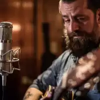 Evenemang: Sean Rowe (us)