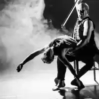 Evenemang: Dansserien: In A Cage Of Light