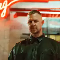 Evenemang: Klubb Röd Presenterar Familjen