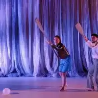 Evenemang: Tidens Veckade Egenskaper Med Masskollektivet