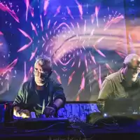 Evenemang: Carbon Based Lifeforms