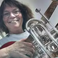 Evenemang: Hökis Visrum Presenterar Stina Elg