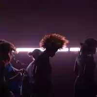 Evenemang: Woman Med Paradox-sal