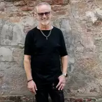 Evenemang: Uno Svenningsson – Live På Kvarnfallet