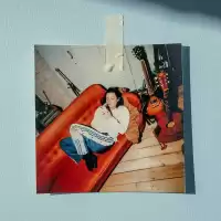 Bild på Miriam Bryant presenterar den akustiska EP:n 