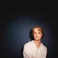 Bild på NY SINGEL. Isak Danielson - om att lida, och samtidigt älska det: 