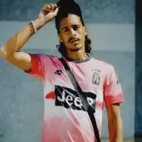 Bild på Macky släpper nya singeln ’Solvalla’