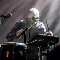 Bild på Håkan Hellströms rytmiska motor med ny singel och på P3 ikväll! 